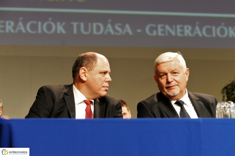 Oklevélátadó ünnepség 1 - fotó Trifonov Éva