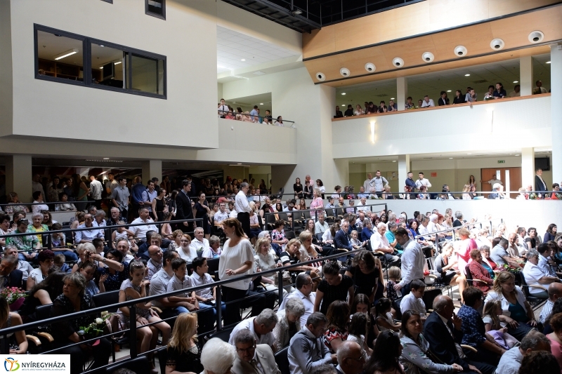 Oklevélátadó ünnepség 1 - fotó Trifonov Éva