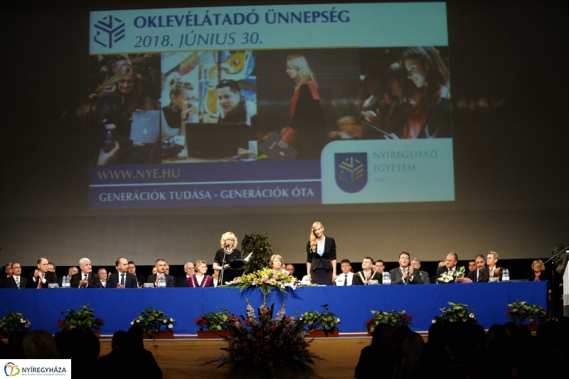 Oklevélátadó ünnepség 1 - fotó Trifonov Éva