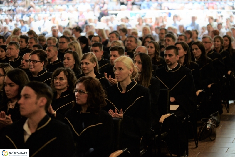 Oklevélátadó ünnepség 1 - fotó Trifonov Éva