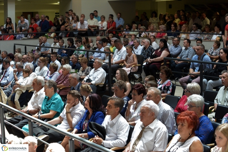 Oklevélátadó ünnepség 1 - fotó Trifonov Éva