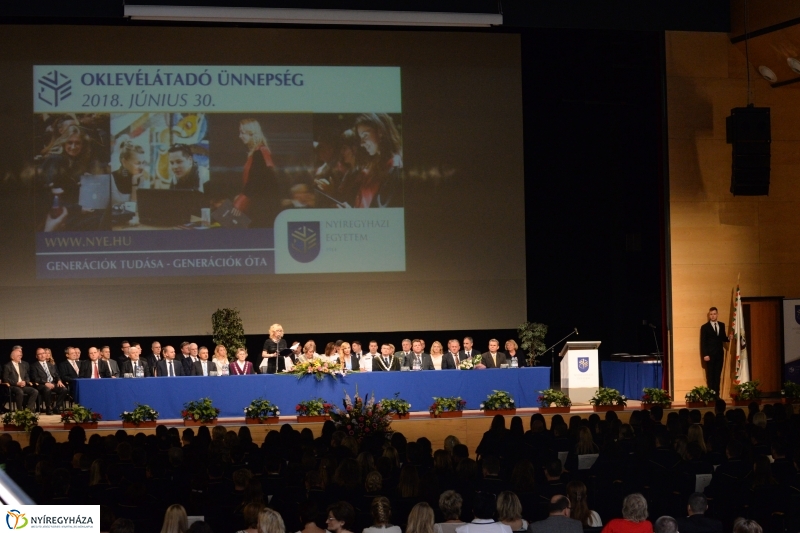 Oklevélátadó ünnepség 1 - fotó Trifonov Éva