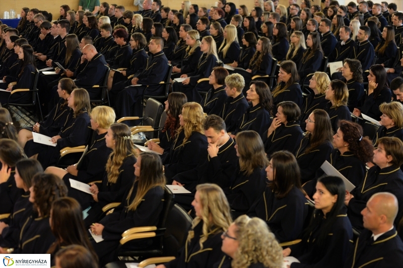 Oklevélátadó ünnepség 1 - fotó Trifonov Éva