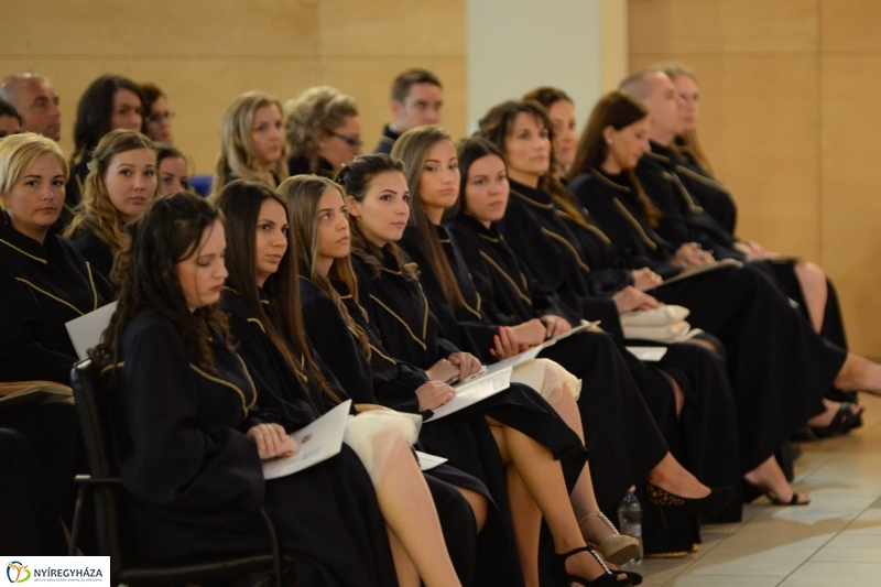 Oklevélátadó ünnepség 1 - fotó Trifonov Éva