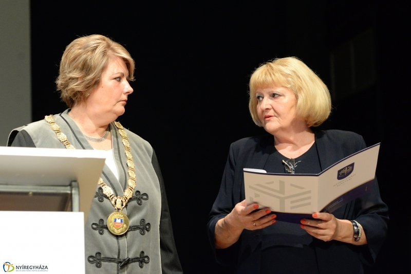 Oklevélátadó ünnepség 1 - fotó Trifonov Éva