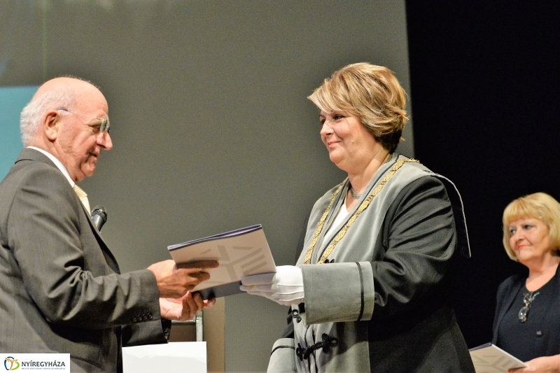 Oklevélátadó ünnepség 1 - fotó Trifonov Éva