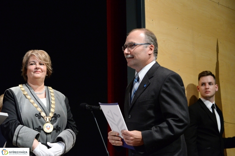 Oklevélátadó ünnepség 1 - fotó Trifonov Éva