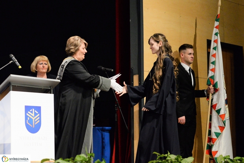 Oklevélátadó ünnepség 1 - fotó Trifonov Éva