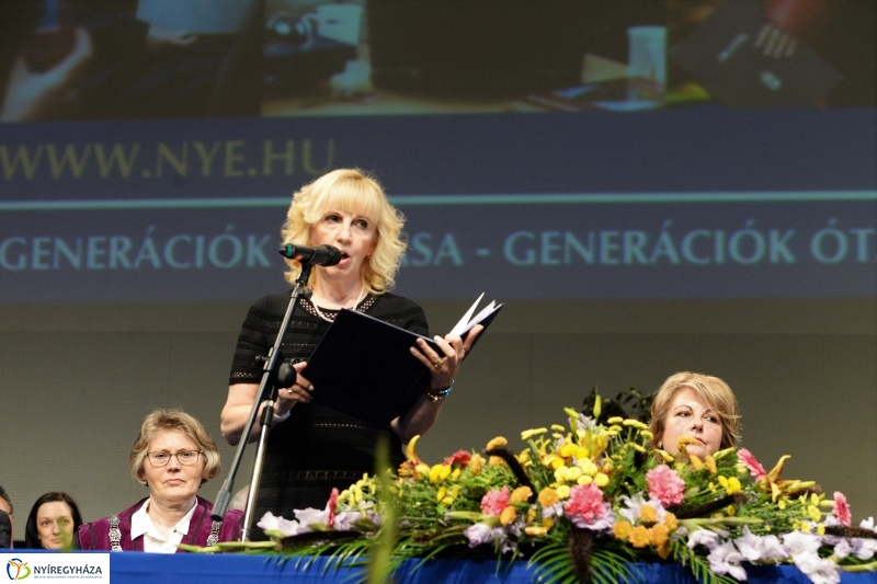 Oklevélátadó ünnepség 1 - fotó Trifonov Éva