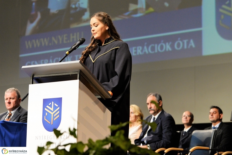 Oklevélátadó ünnepség 1 - fotó Trifonov Éva