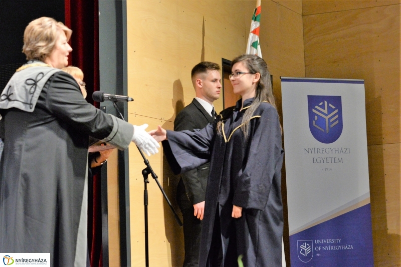 Oklevélátadó ünnepség 1 - fotó Trifonov Éva