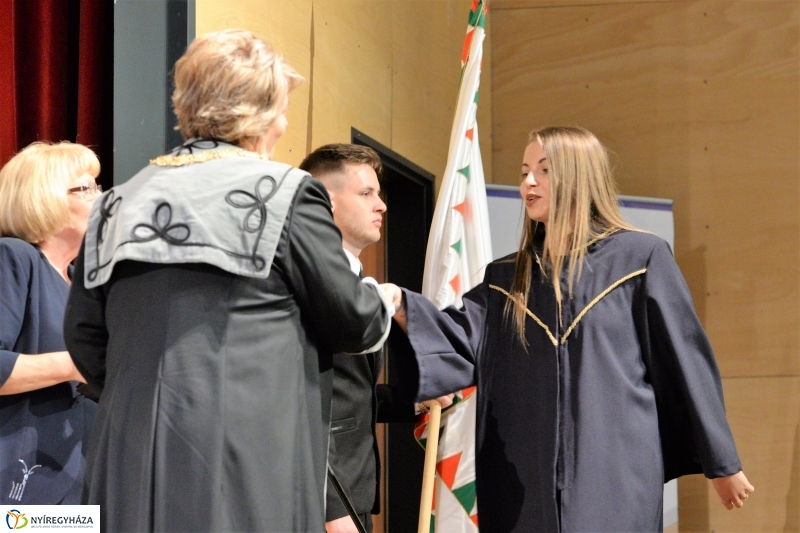 Oklevélátadó ünnepség 2 - fotó Trifonov Éva