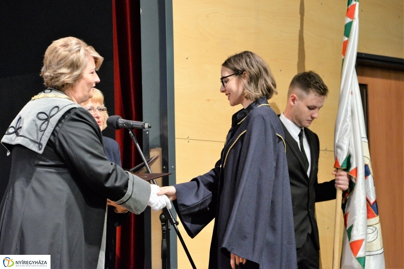 Oklevélátadó ünnepség 2 - fotó Trifonov Éva