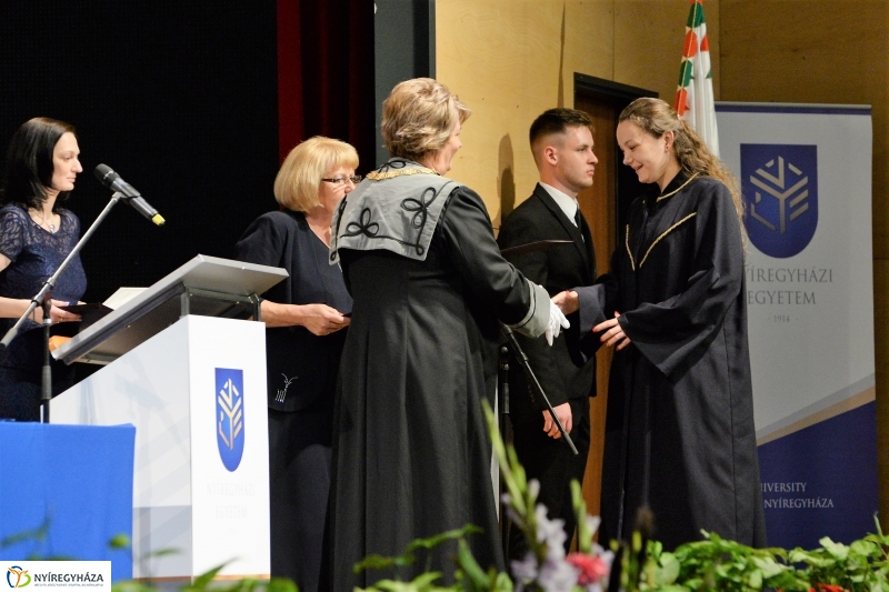 Oklevélátadó ünnepség 2 - fotó Trifonov Éva