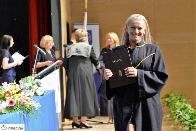 Oklevélátadó ünnepség 2 - fotó Trifonov Éva