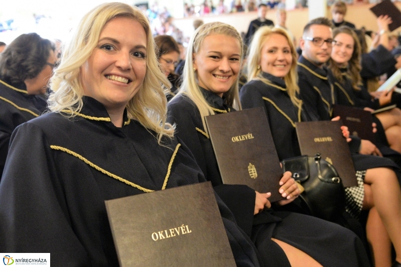 Oklevélátadó ünnepség 2 - fotó Trifonov Éva