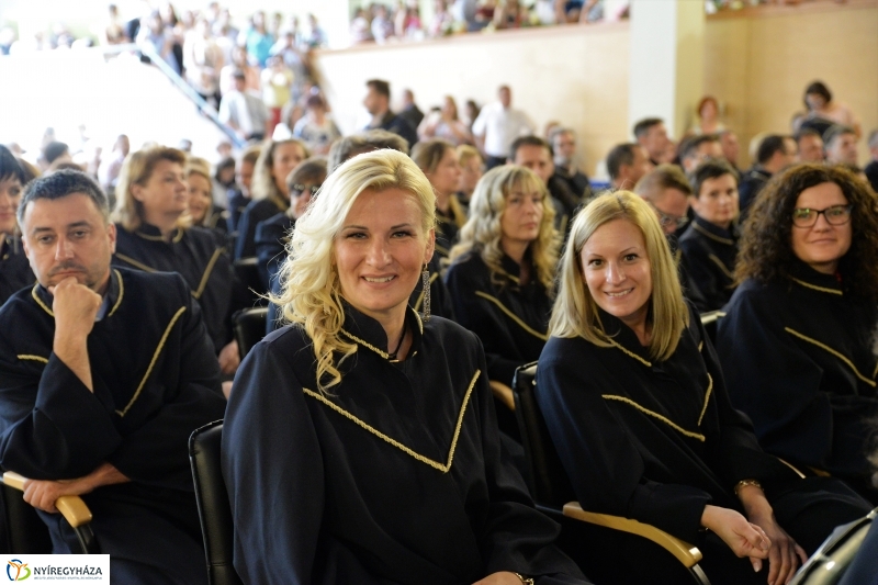 Oklevélátadó ünnepség 2 - fotó Trifonov Éva