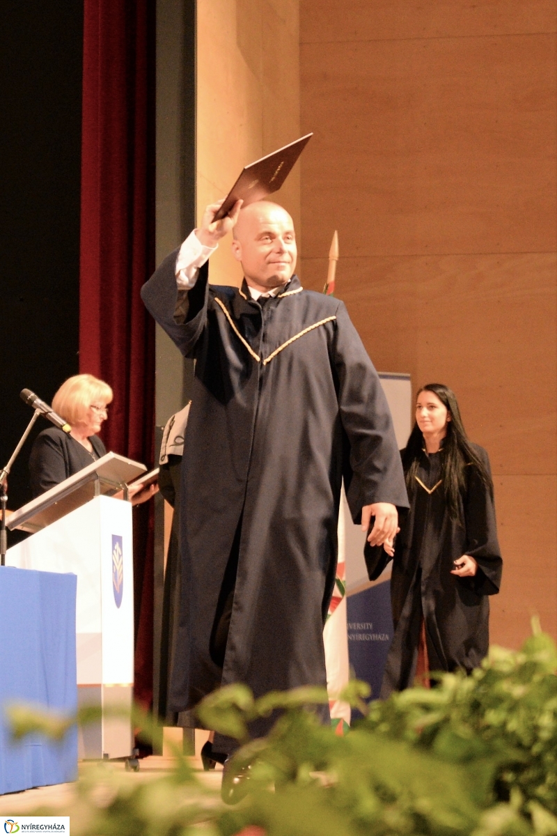 Oklevélátadó ünnepség 2 - fotó Trifonov Éva