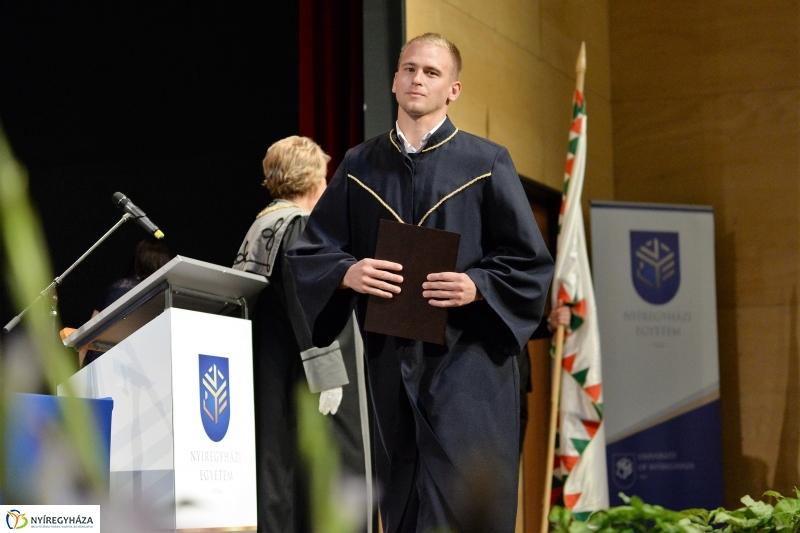 Oklevélátadó ünnepség 2 - fotó Trifonov Éva