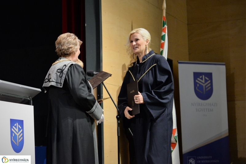 Oklevélátadó ünnepség 2 - fotó Trifonov Éva