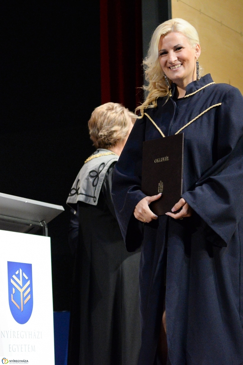 Oklevélátadó ünnepség 2 - fotó Trifonov Éva
