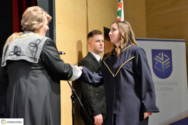 Oklevélátadó ünnepség 2 - fotó Trifonov Éva