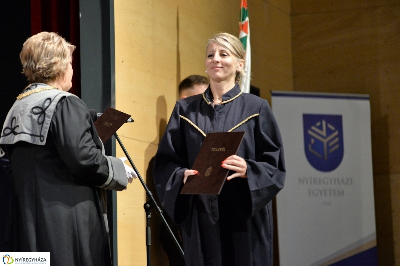 Oklevélátadó ünnepség 2 - fotó Trifonov Éva
