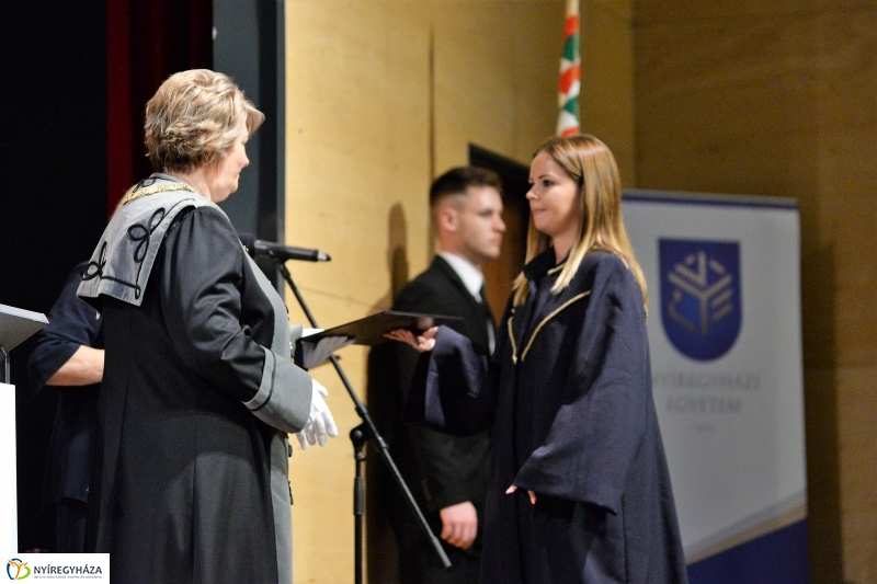 Oklevélátadó ünnepség 2 - fotó Trifonov Éva