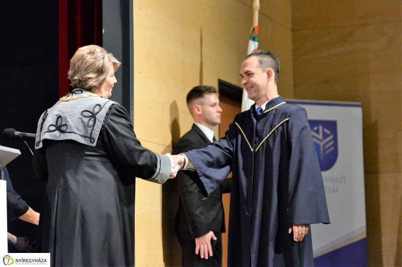 Oklevélátadó ünnepség 2 - fotó Trifonov Éva