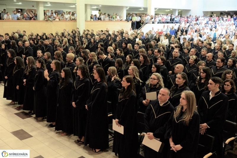 Oklevélátadó ünnepség 2 - fotó Trifonov Éva