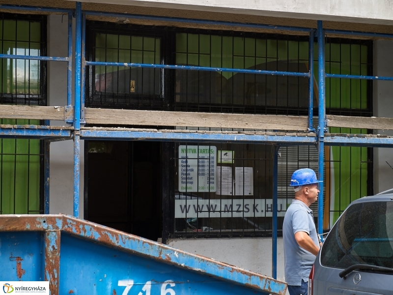 Fiókkönyvtár felújítás a Vécsey utcán - fotó Szarka Lajos