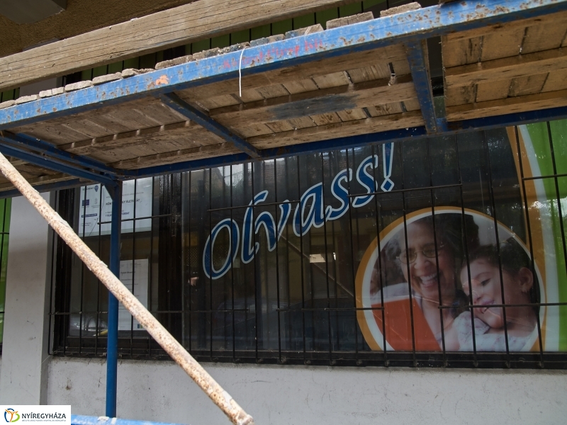 Fiókkönyvtár felújítás a Vécsey utcán - fotó Szarka Lajos