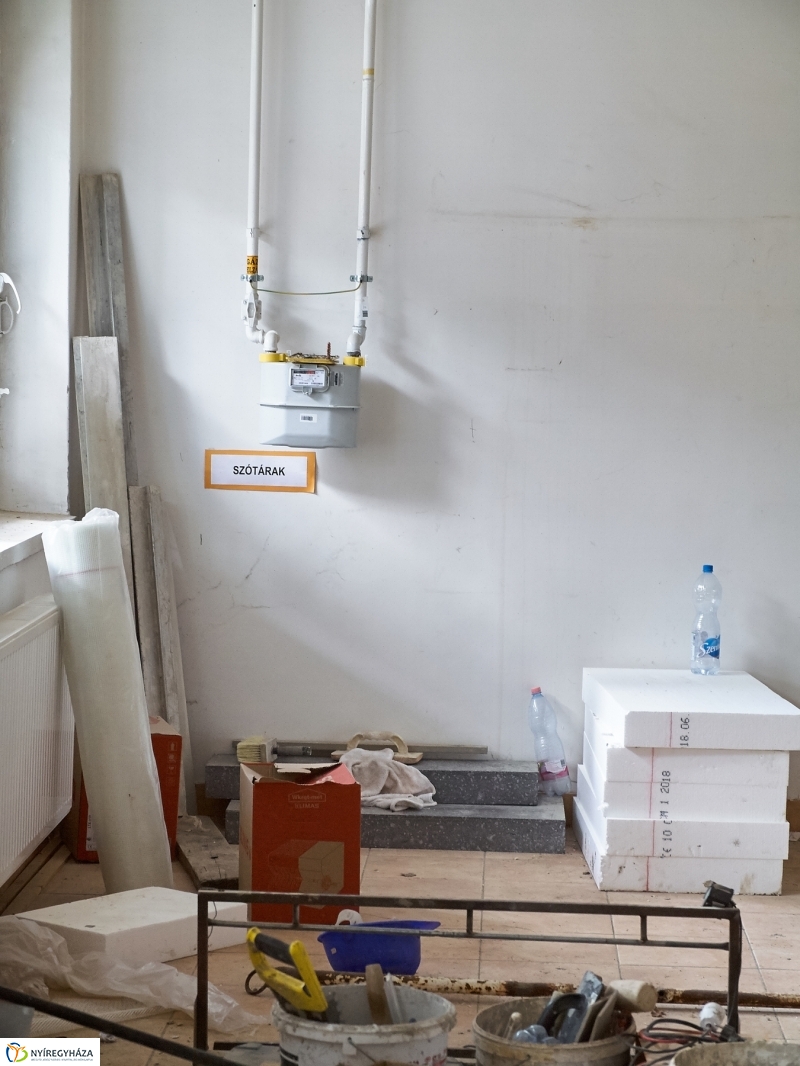 Fiókkönyvtár felújítás a Vécsey utcán - fotó Szarka Lajos