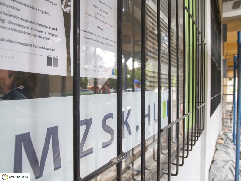 Fiókkönyvtár felújítás a Vécsey utcán - fotó Szarka Lajos