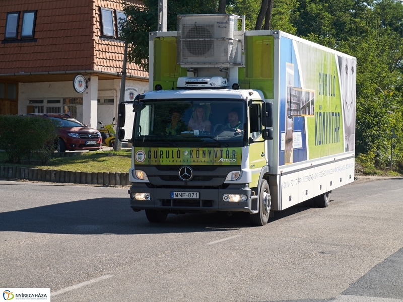 Guruló Könyvtár Rozsrétszőlőn - fotó Szarka Lajos