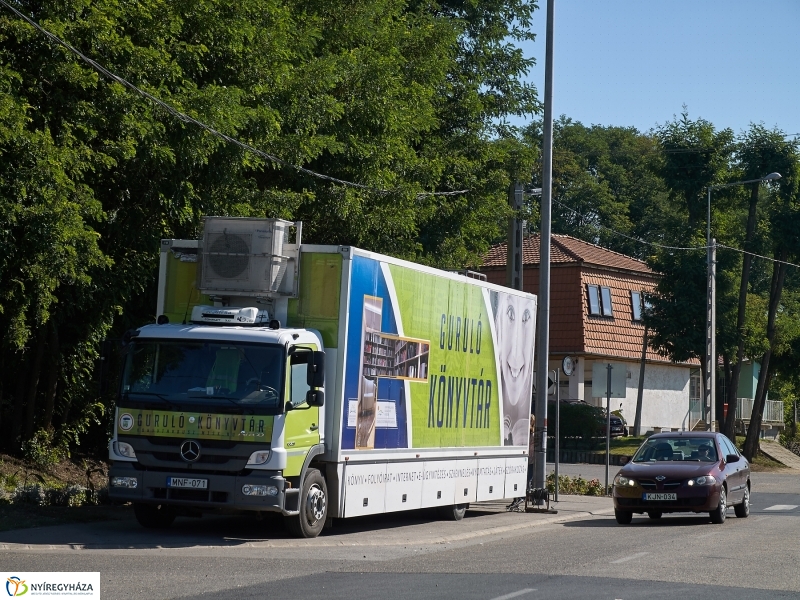 Guruló Könyvtár Rozsrétszőlőn - fotó Szarka Lajos