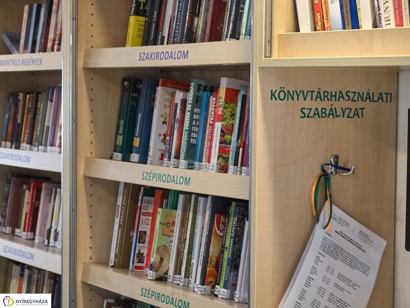 Guruló Könyvtár Rozsrétszőlőn - fotó Szarka Lajos