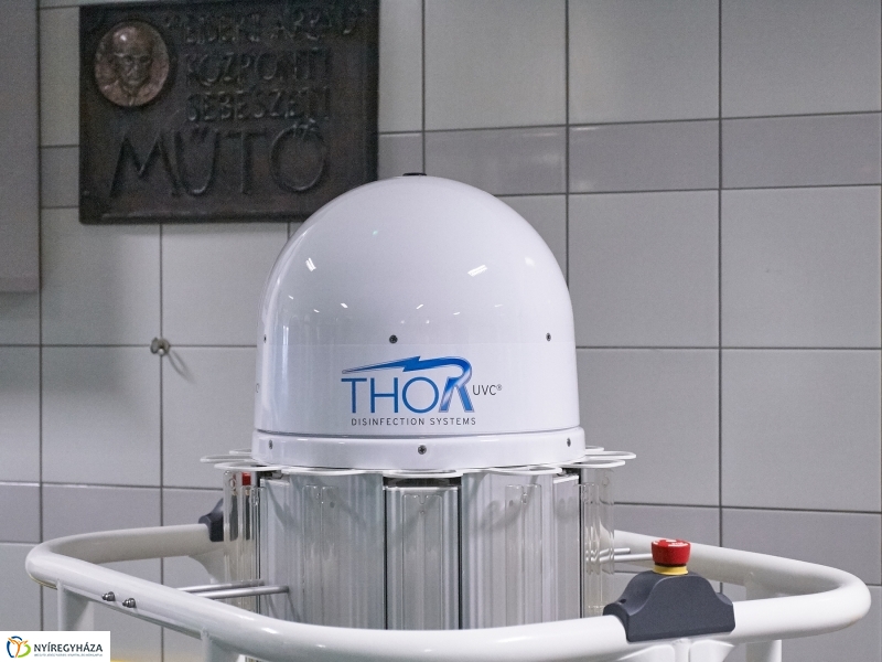 Új sterilizáló a kórházban - fotó Szarka Lajos