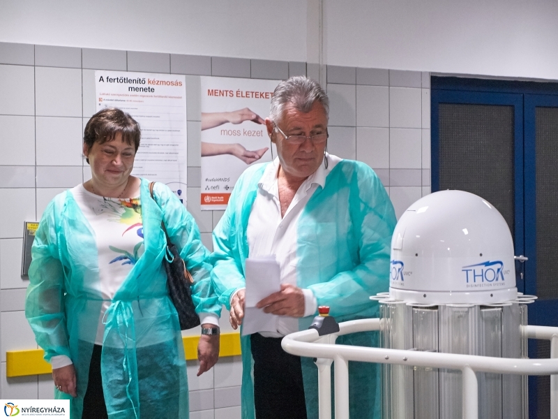 Új sterilizáló a kórházban - fotó Szarka Lajos