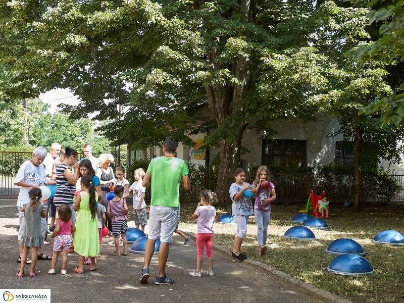 Sportolás a Családok Átmeneti Otthonában - fotó Szarka Lajos