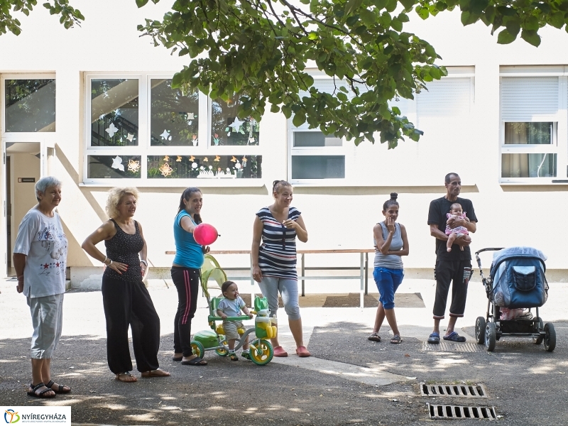 Sportolás a Családok Átmeneti Otthonában - fotó Szarka Lajos