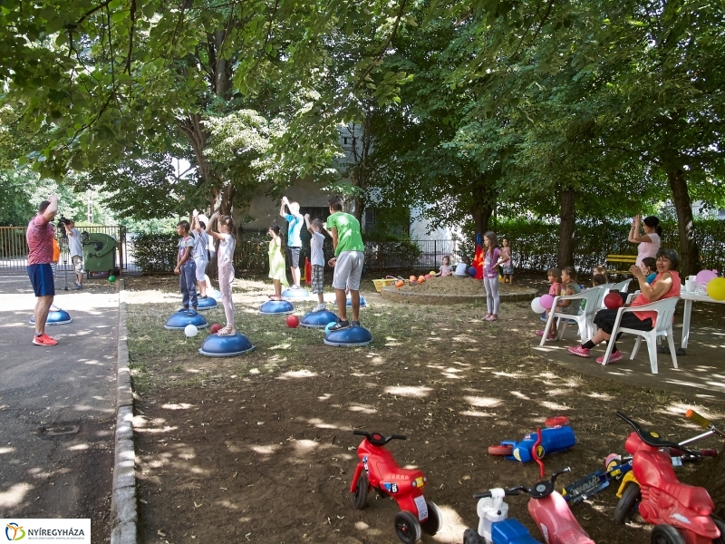 Sportolás a Családok Átmeneti Otthonában - fotó Szarka Lajos