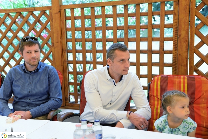 Új elnök a Rotary élén - fotó Trifonov Éva