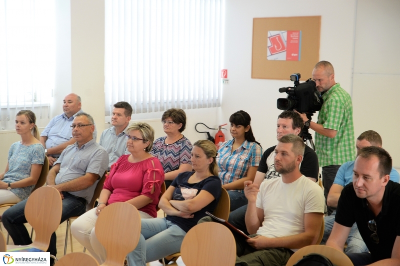 Sajtótájékoztató az EON-nál - fotó Trifonov Éva