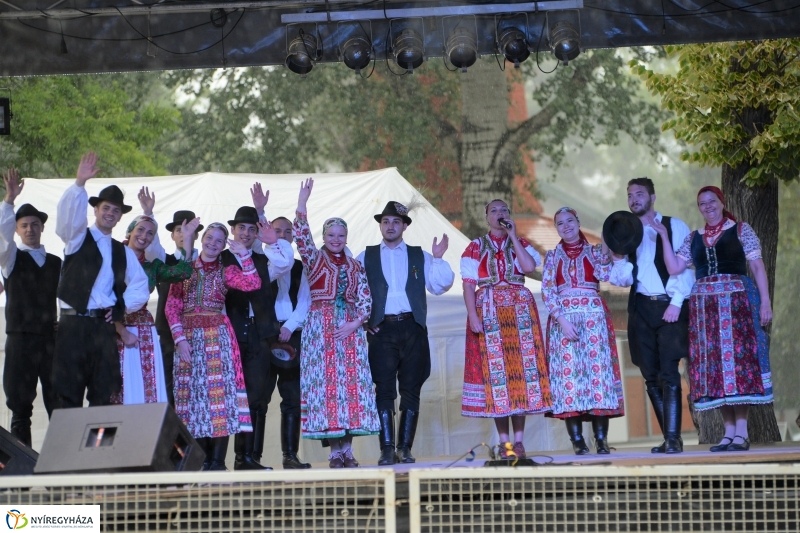 Fesztiválhangulat Sóstón - fotó Trifonov Éva