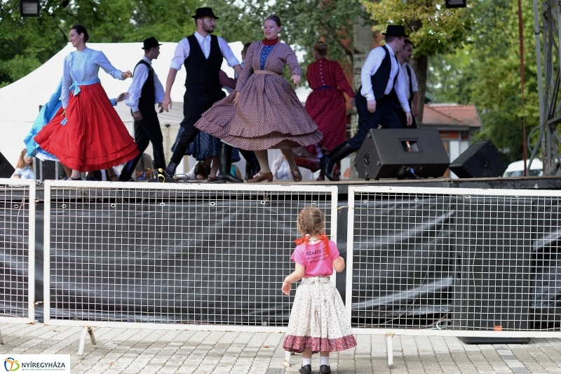 Fesztiválhangulat Sóstón - fotó Trifonov Éva