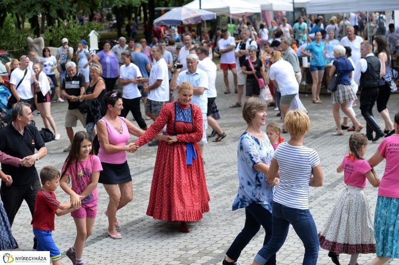 Fesztiválhangulat Sóstón - fotó Trifonov Éva