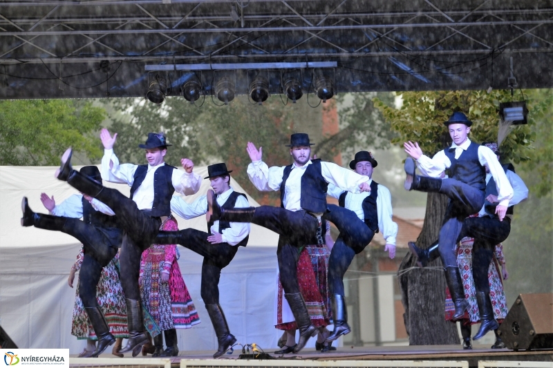 Fesztiválhangulat Sóstón - fotó Trifonov Éva