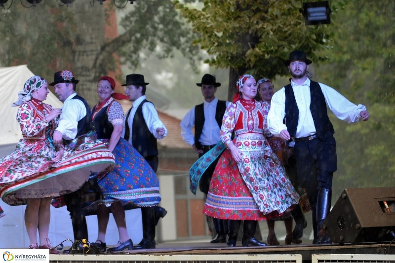 Fesztiválhangulat Sóstón - fotó Trifonov Éva