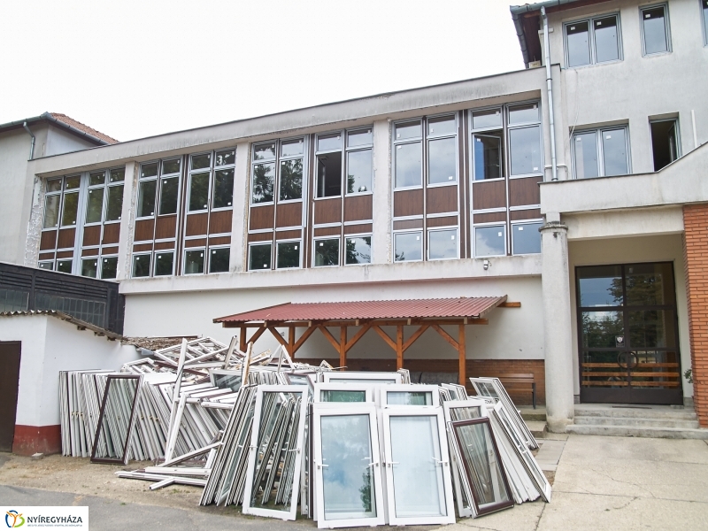 Felújítják a Zrínyi gimnáziumot - fotó Szarka Lajos